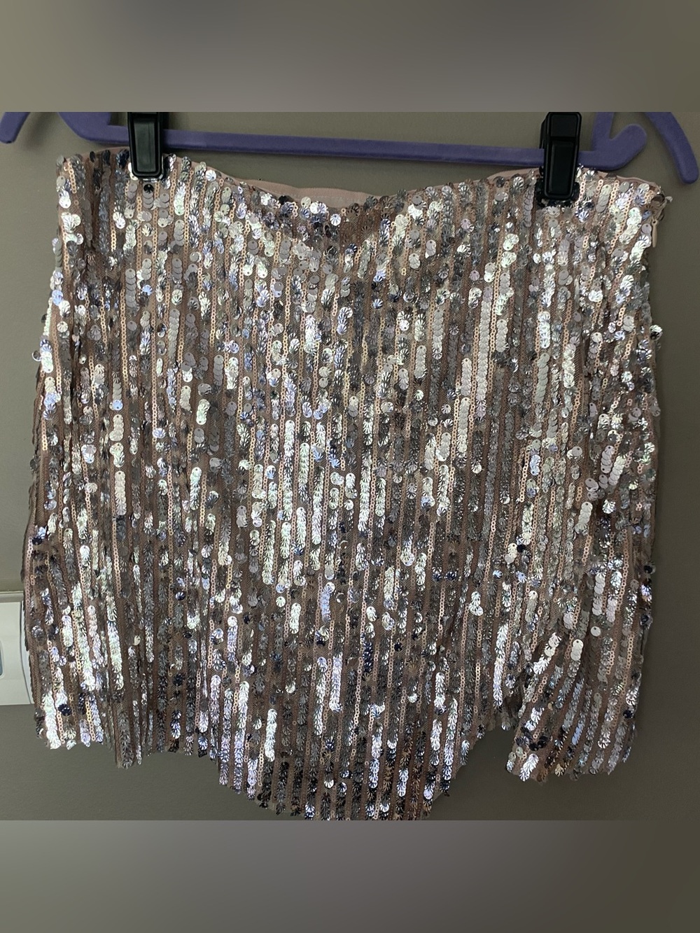 FREE PEOPLE Silver Seashell Sequin Mini Skirt Size 10 - Picture 4 of 10